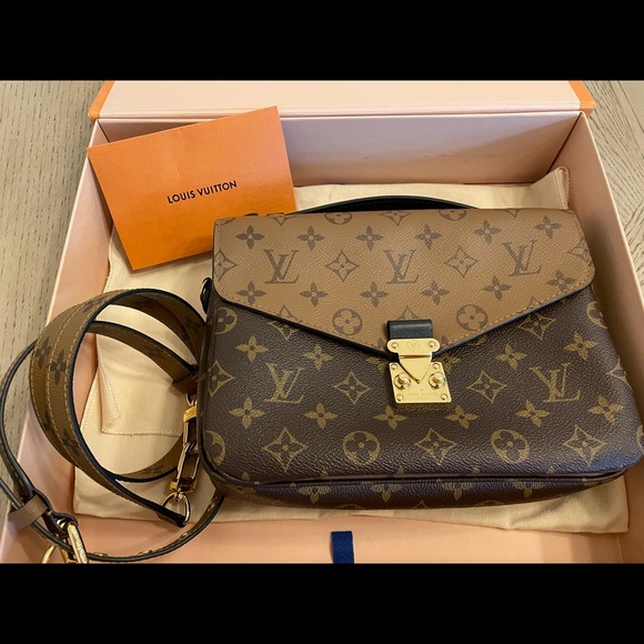 Louis Vuitton Pochette SOLD - Picture 1 of 11